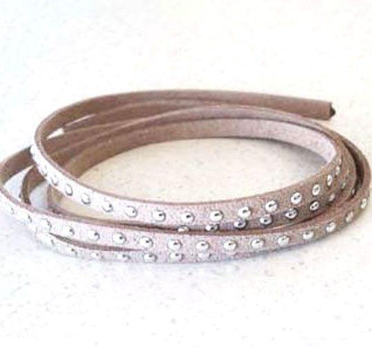Faux Suède Cord With Studs - 5mm - Sand - 1m/ header bag