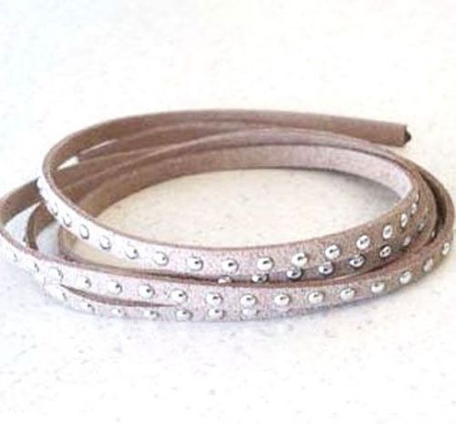 Faux Suède Cord With Studs - 5mm - Sand - 1m/ header bag