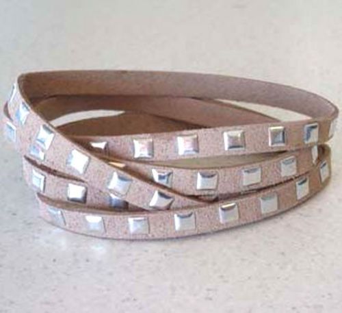 Faux Suède Cord With Studs - 7mm - Sand - 1m/ header bag