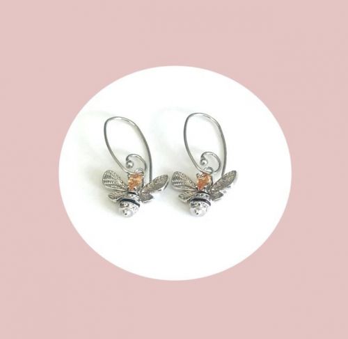 Paire de boucles d'oreilles avec Abeille - Handmade